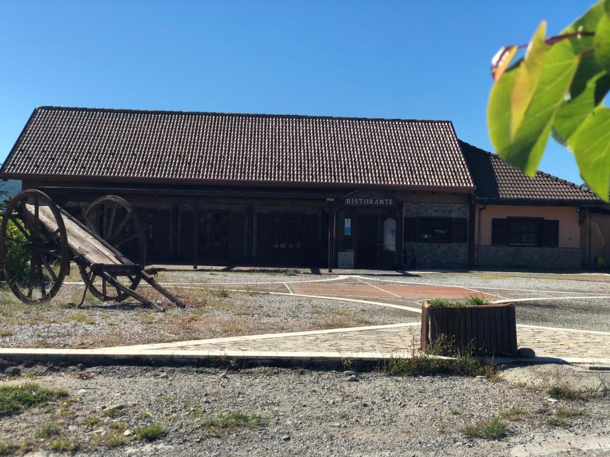 Hotel Pietrapanna Calvello エクステリア 写真