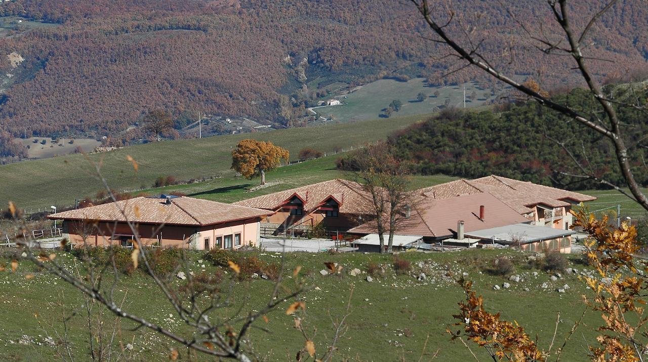 Hotel Pietrapanna Calvello エクステリア 写真