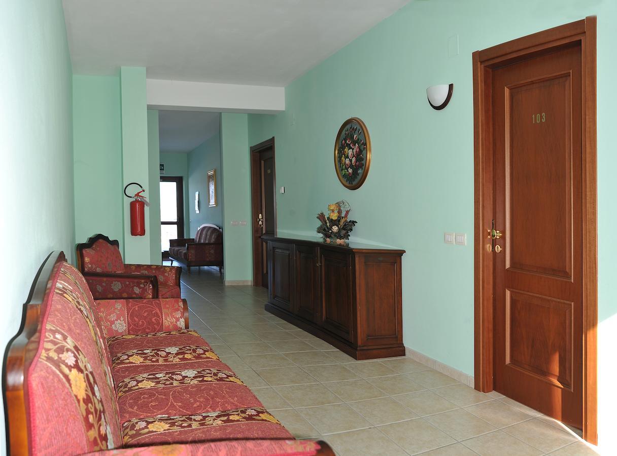 Hotel Pietrapanna Calvello エクステリア 写真