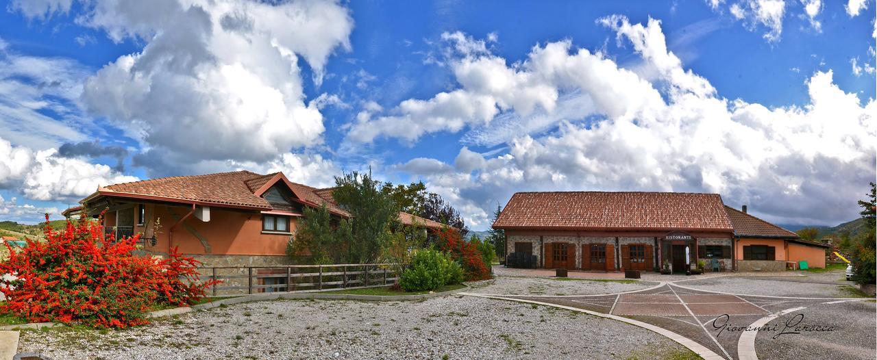 Hotel Pietrapanna Calvello エクステリア 写真
