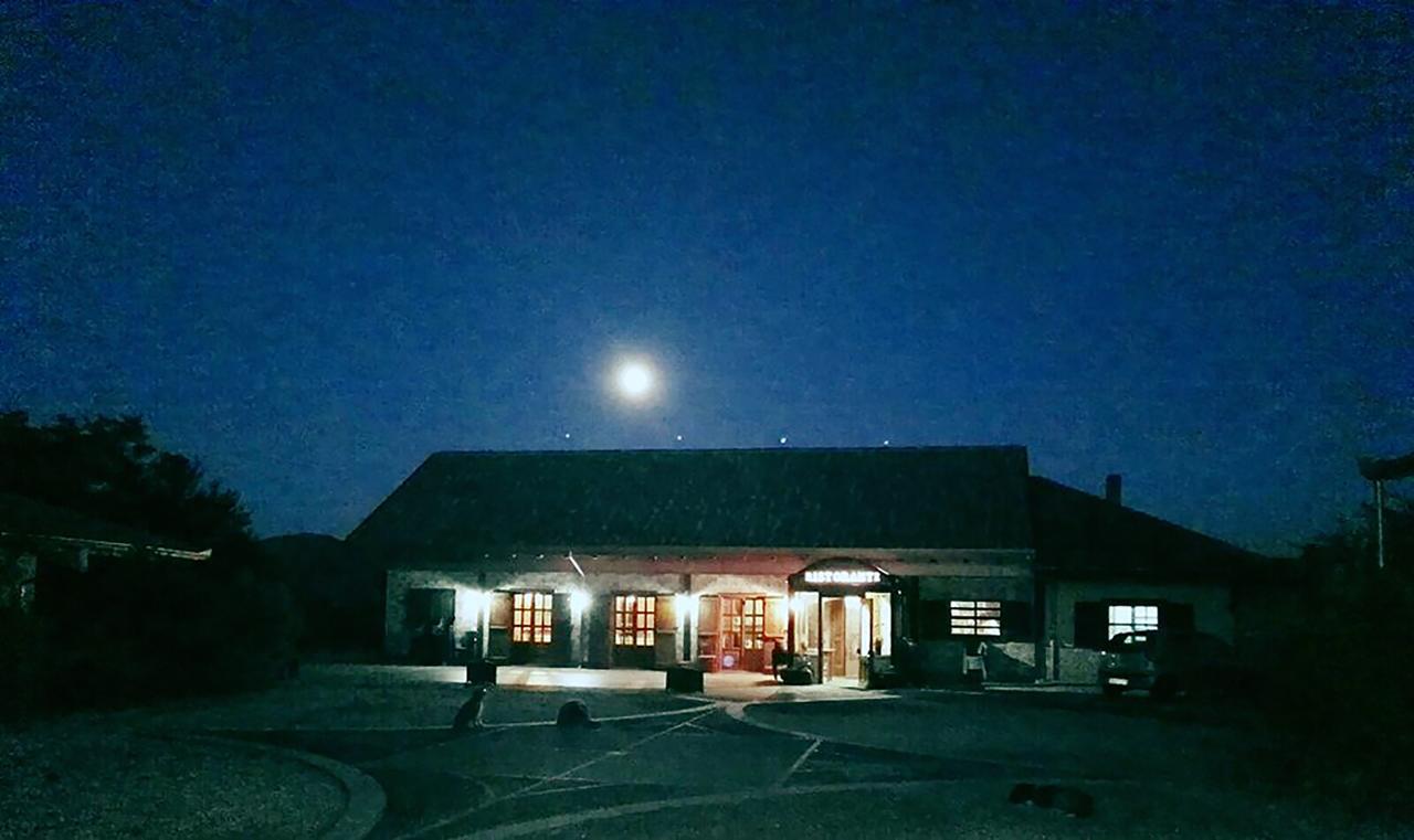 Hotel Pietrapanna Calvello エクステリア 写真